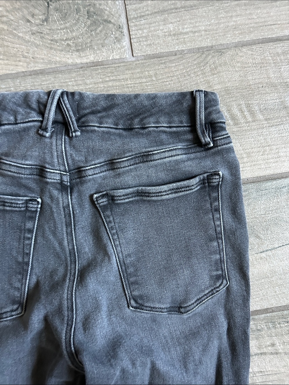 Good American Washed Black Straight-Leg Jeans with Button Fly - Picture 6 of 7
